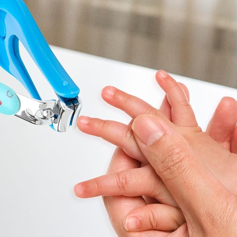 Mee Mee Protective Baby Nail Clipper Cutter with Skin Guard (Blue)(Pack of 1)