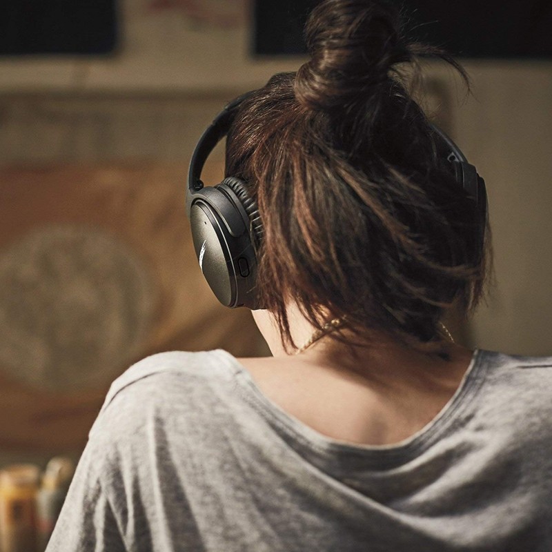 Bose QuietComfort 35 II Wireless Bluetooth Headphones, Noise-Cancelling, with Alexa Voice Control - Black Bose QuietComfort 35 II Wireless Bluetooth Headphones, Noise-Cancelling, with Alexa Voice Control - Black