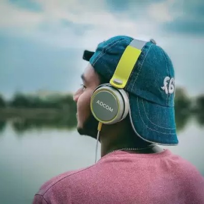Adcom AD-28038 Junior Wired On-Ear Stereo Headphones with Microphone, Adjustable Leather Padded Cushions and 40mm Drivers (Grey/Green)