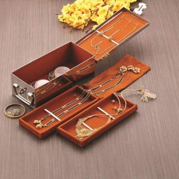 Konquer TimeS Komal Stainless Steel Big Jewellery Box (Standard, Silver) Konquer TimeS Komal Stainless Steel Big Jewellery Box (Standard, Silver)