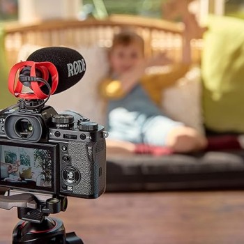 Rode Videomicro Ii Ultra-Compact On-Camera Shotgun Microphone for Recording Audio with A Camera Or Mobile Device - Auxiliary Rode Videomicro Ii Ultra-Compact On-Camera Shotgun Microphone for Recording Audio with A Camera Or Mobile Device - Auxiliary